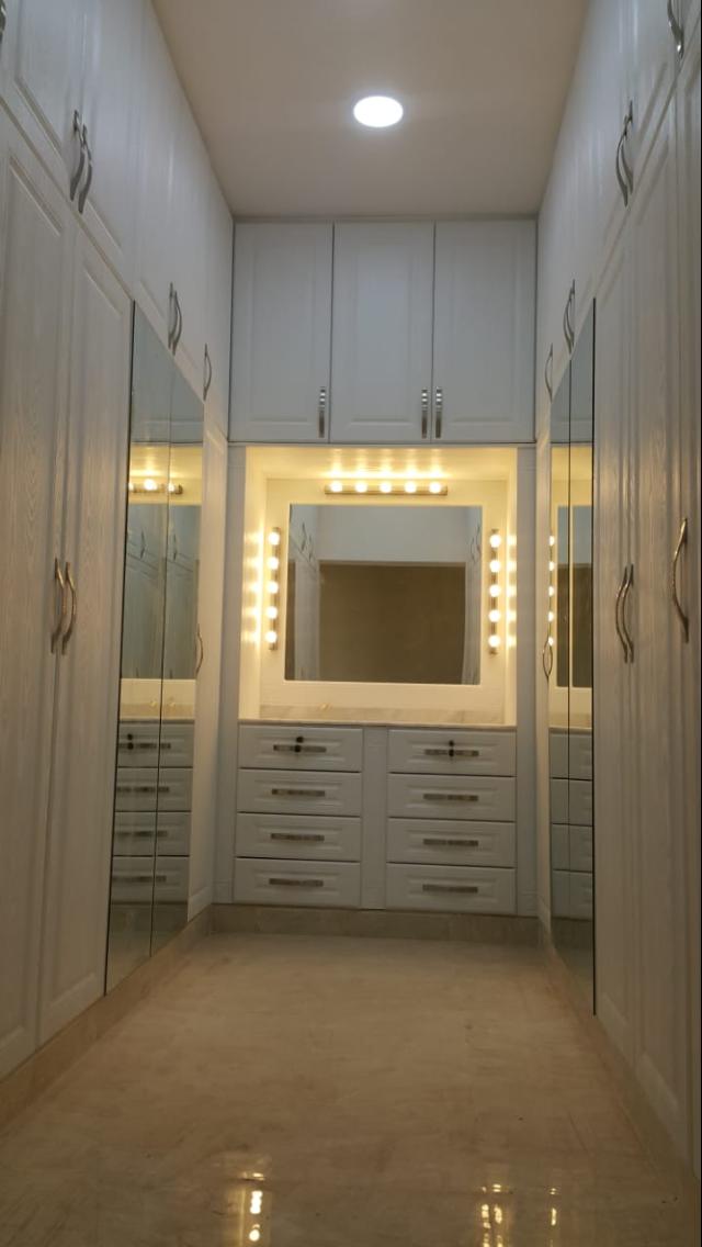 Mirror Closet Design